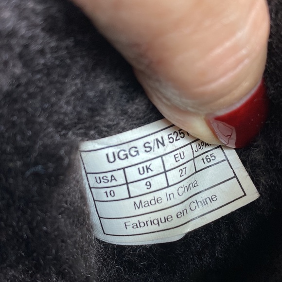 REDUCED! Youth Ugg Australia Classic II boots - Picture 8 of 13